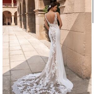 ✨ Pronovias Iocaste Wedding Dress | Size 6 | Never Worn | Train ✨